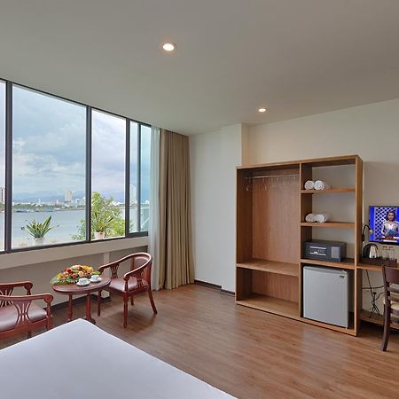 Vitalis Riverside Hotel Da Nang Bagian luar foto