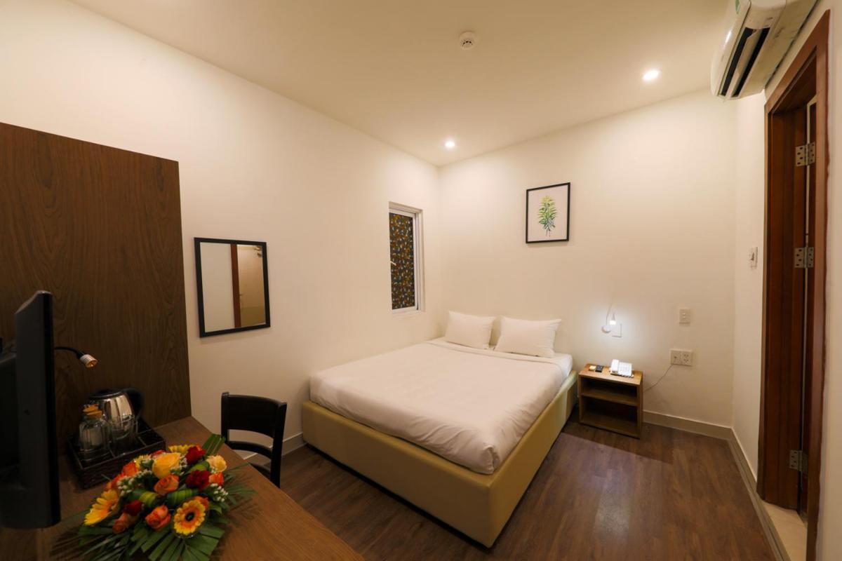 Vitalis Riverside Hotel Da Nang Bagian luar foto