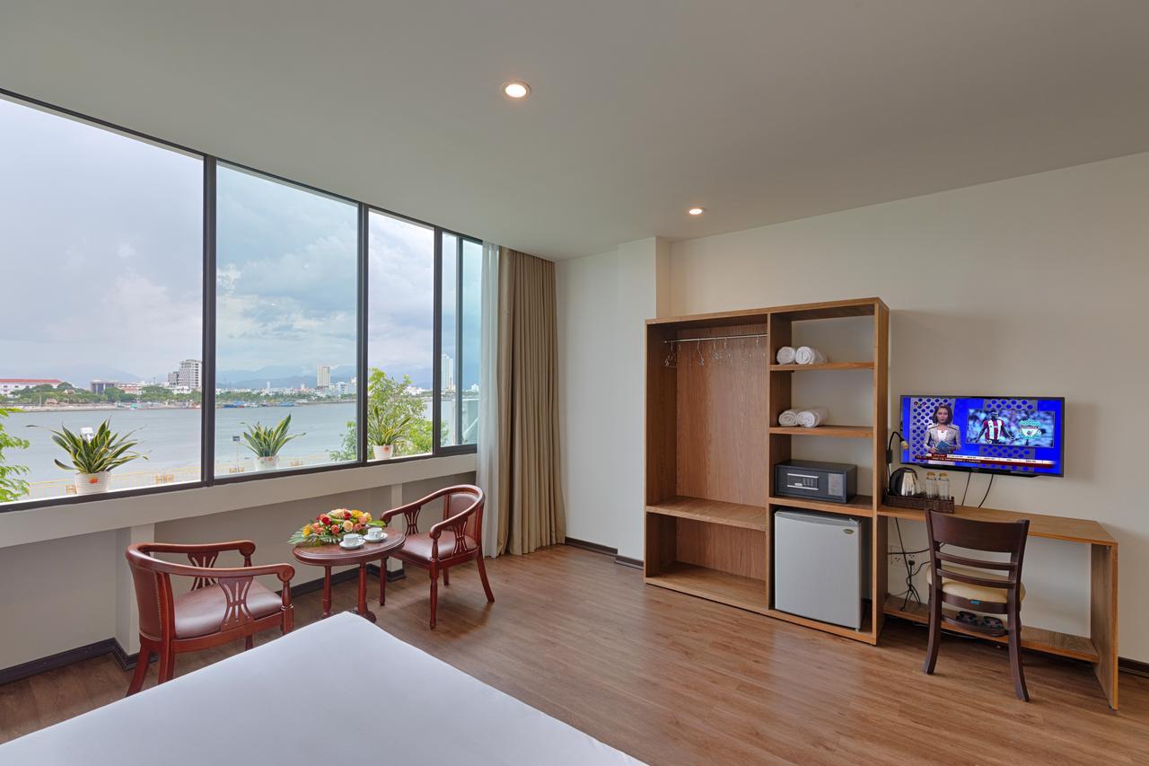 Vitalis Riverside Hotel Da Nang Bagian luar foto