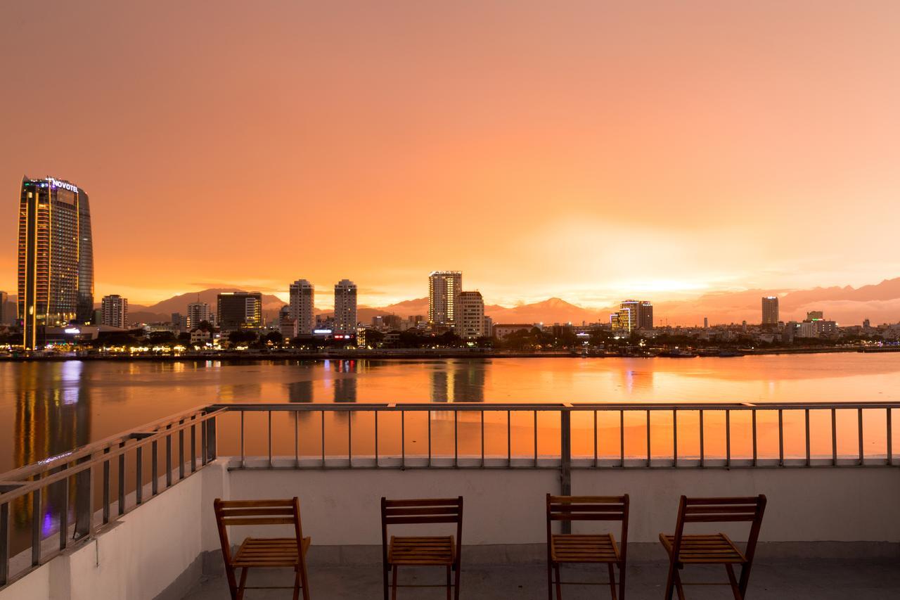 Vitalis Riverside Hotel Da Nang Bagian luar foto