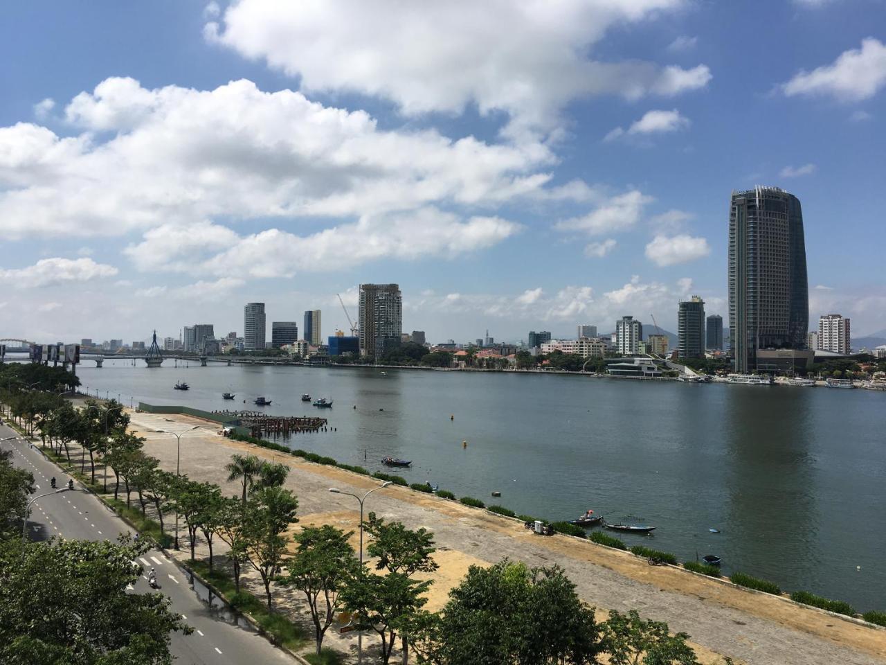 Vitalis Riverside Hotel Da Nang Bagian luar foto